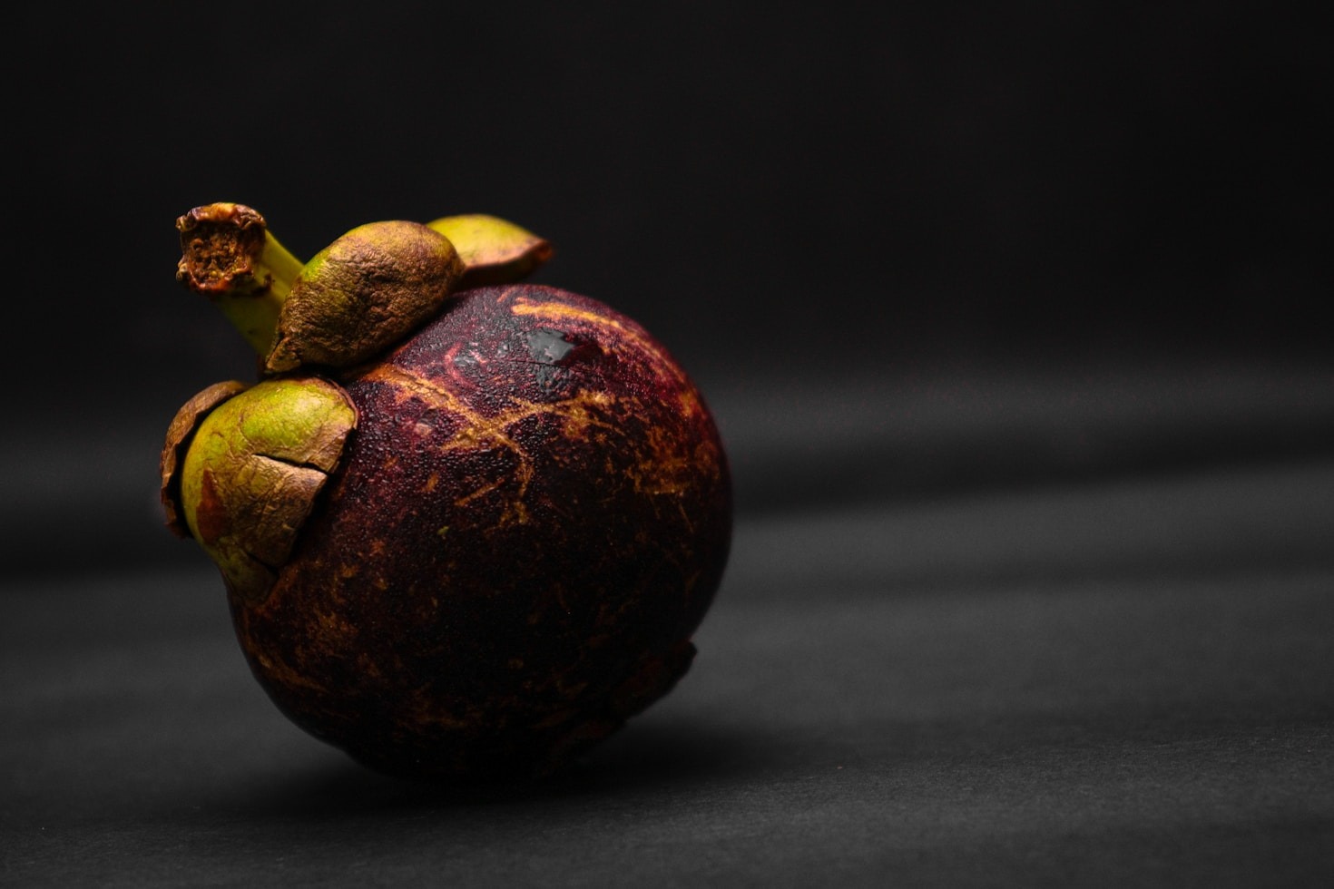 Mangosteen Guide: The Queen of Fruits — Flavor, Science & How to Enjoy This Rare Tropical Jewel